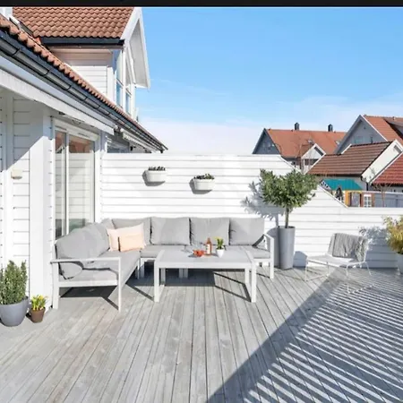 Вилла Nydelig Hus Med Utsikt Кристиансанд Экстерьер фото