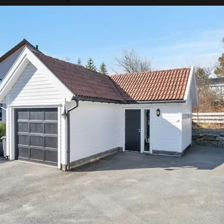 Вилла Nydelig Hus Med Utsikt Кристиансанд Экстерьер фото